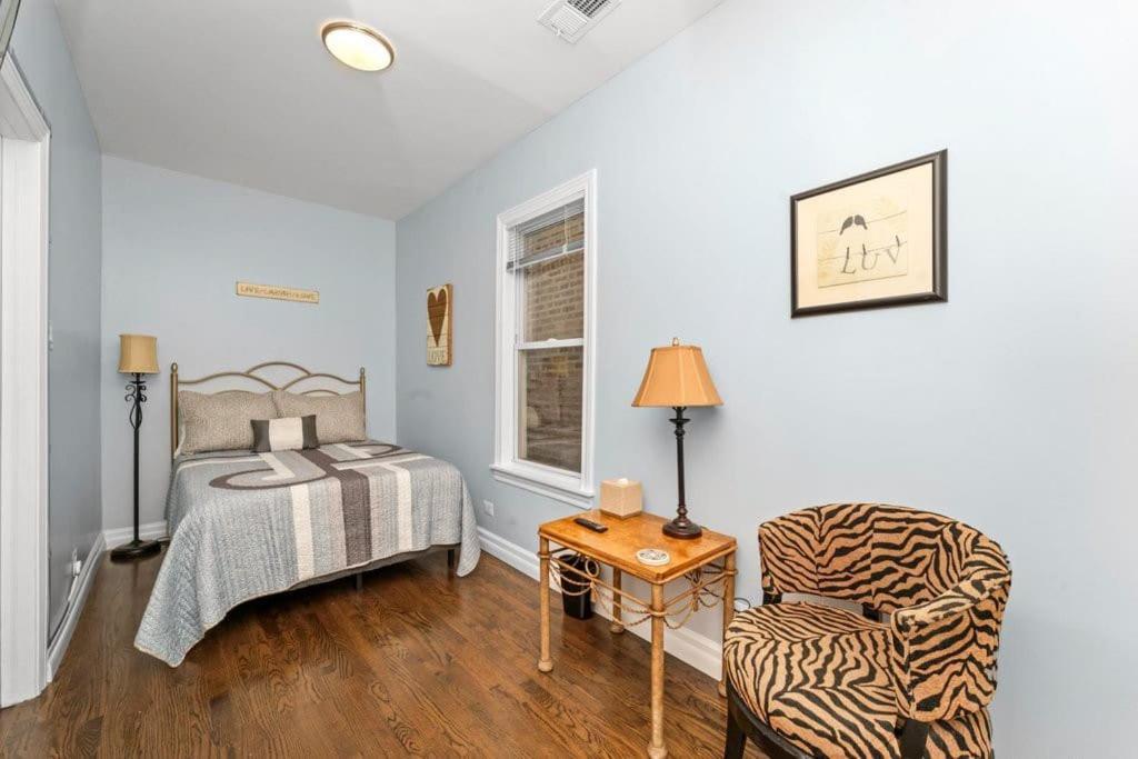 Cozy, Top-Floor 3Br Loft With Balcony In West Town Chicago Exterior foto