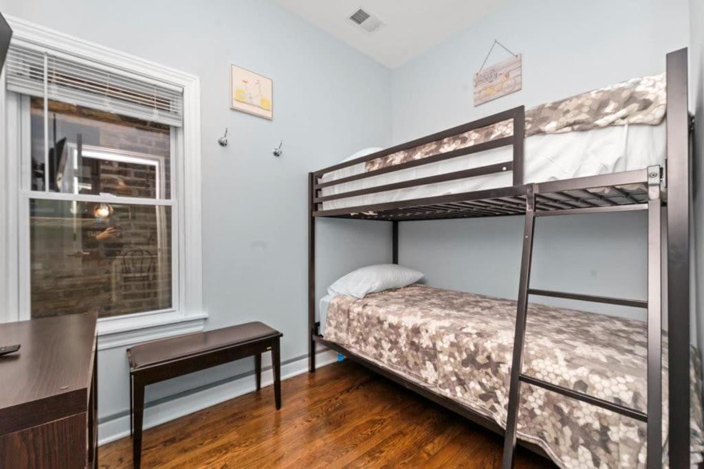 Cozy, Top-Floor 3Br Loft With Balcony In West Town Chicago Exterior foto