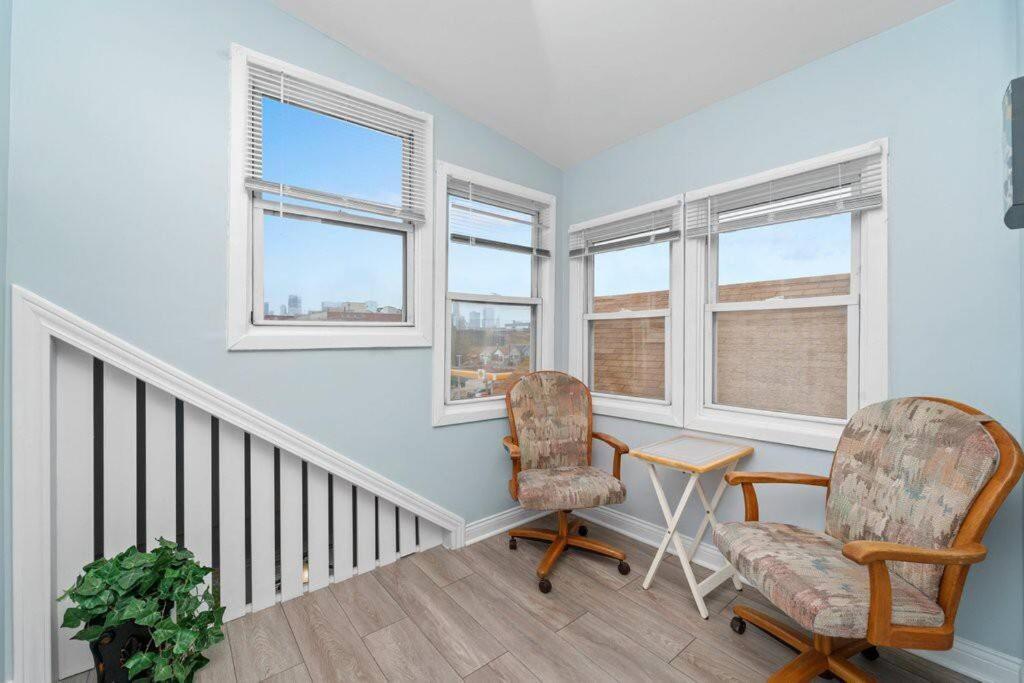 Cozy, Top-Floor 3Br Loft With Balcony In West Town Chicago Exterior foto